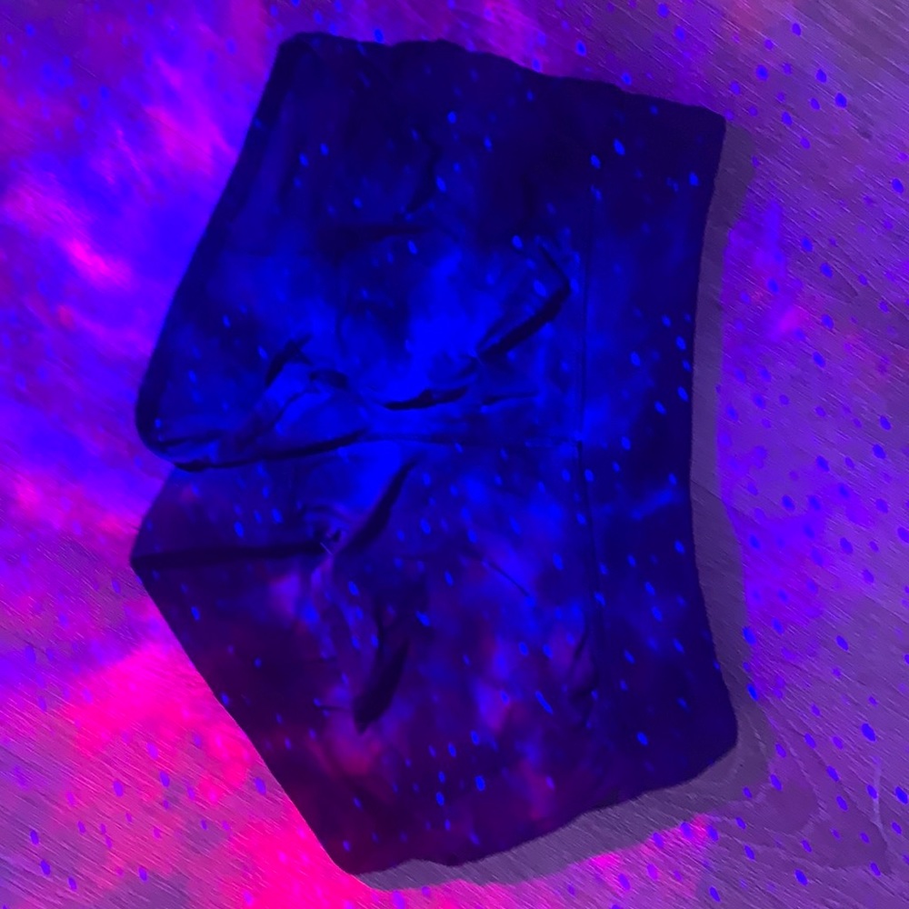 Black i